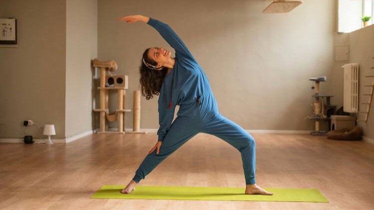 Ritratto di Ilaria Stumpo, insegnante di yoga e coach del benessere